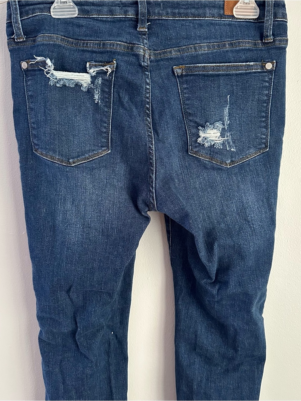 Judy blue size 11/30 distressed skinny fit jeans 12 dark wash - Picture 2 of 7